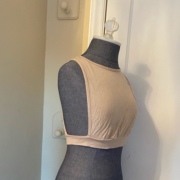 PrettyLittleThing Women’s Cream Cropped Top Size 6 - Picture 8 of 10